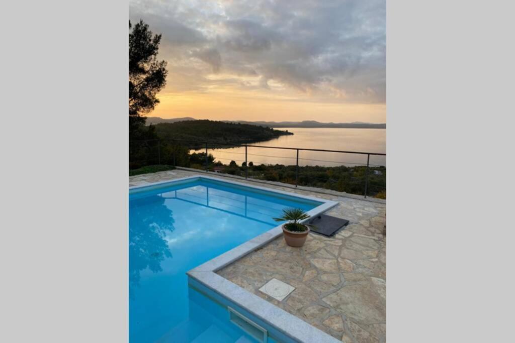 Holiday Home Parma ชิเบนิก ภายนอก รูปภาพ
